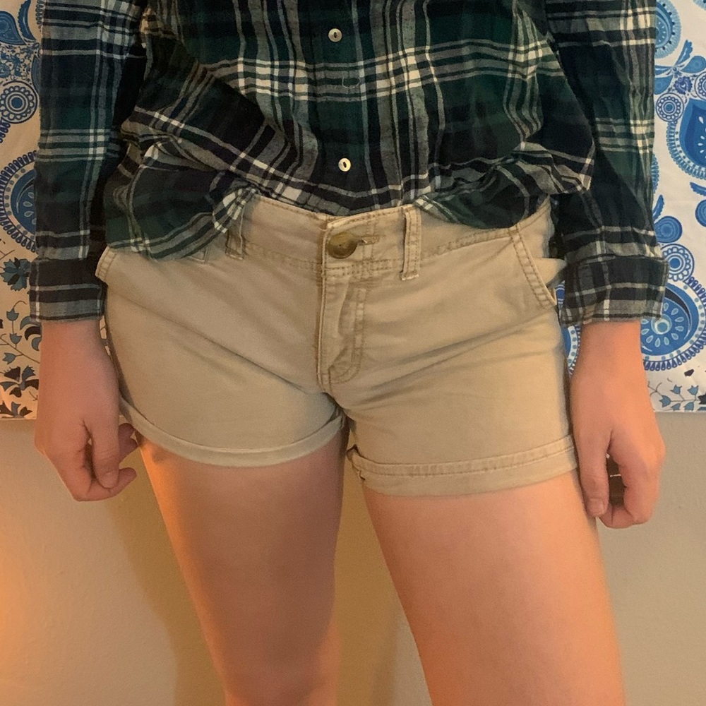 Khaki short shorts